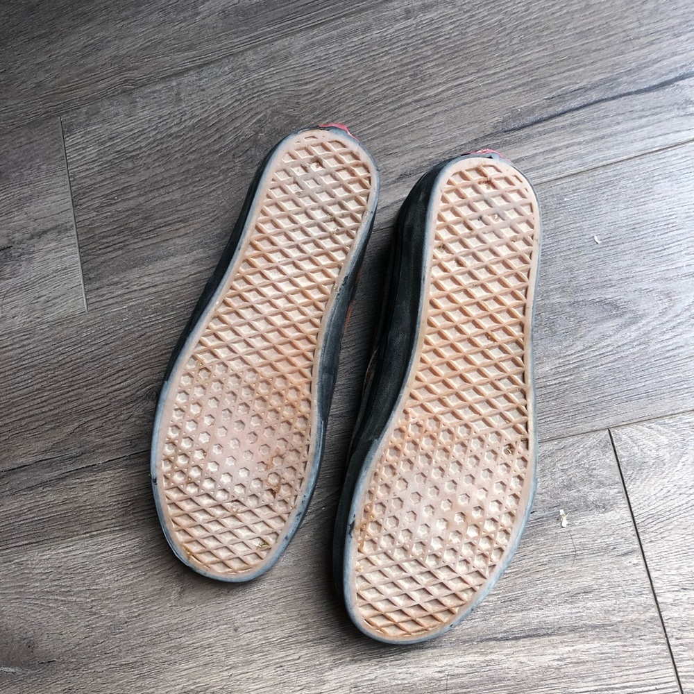 Vans - Picture 4 of 5